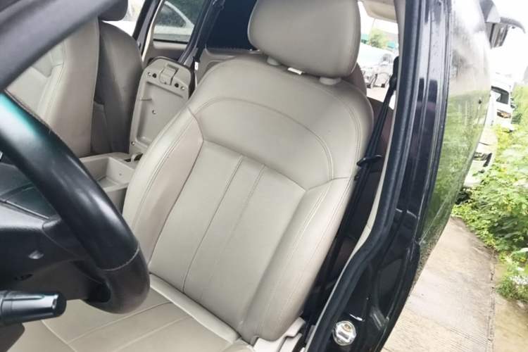 Used FORTHING Lingzhi 2018 M5L 1.6L 7-Seater Luxury Model Left Front Seat