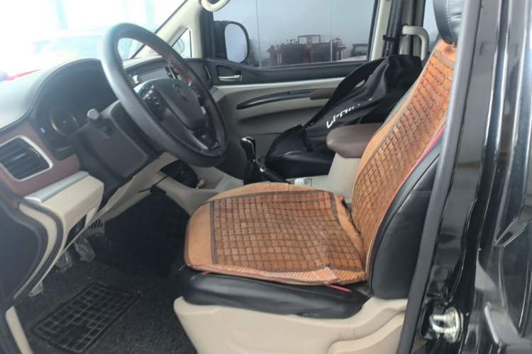 Used FORTHING Lingzhi 2018 M5L 1.6L 7-Seater Comfort Model Left Front Seat