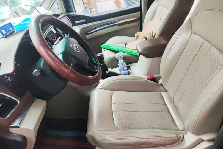 Used FORTHING Lingzhi 2018 M5L 1.6L 7-Seater Luxury Model Left Front Seat