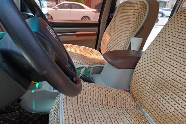 Used FORTHING Lingzhi 2018 M5 1.6L 7-Seater Comfort Model Left Front Seat
