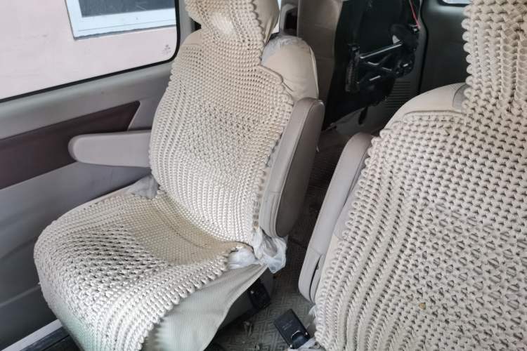 Used FORTHING Lingzhi 2018 M5L 1.6L 7-Seater Luxury Model Left Rear Seat