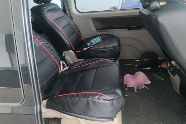 Used FORTHING Lingzhi 2018 M5L 1.6L 7-Seater Comfort Model Left Rear Seat