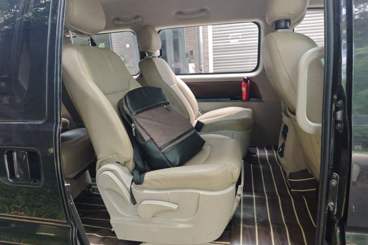 Used FORTHING Lingzhi 2018 M5L 1.6L 9-Seater Comfort Model Left Rear Seat