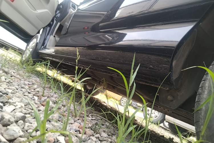 Used FORTHING Lingzhi 2018 M5L 1.6L 7-Seater Luxury Model Left Side Sill