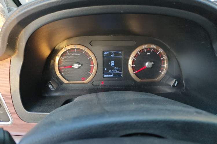 Used FORTHING Lingzhi 2018 M5L 1.6L 7-Seater Luxury Model Odometer Close Up