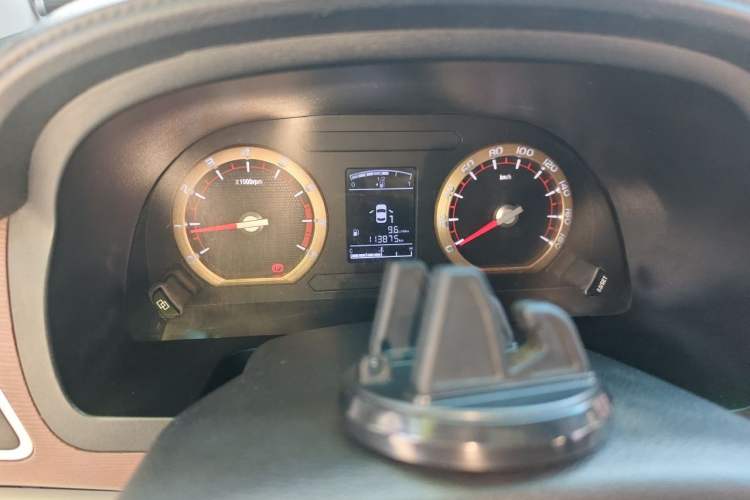 Used FORTHING Lingzhi 2018 M5L 2.0L 9-Seater Comfort Model Odometer Close Up