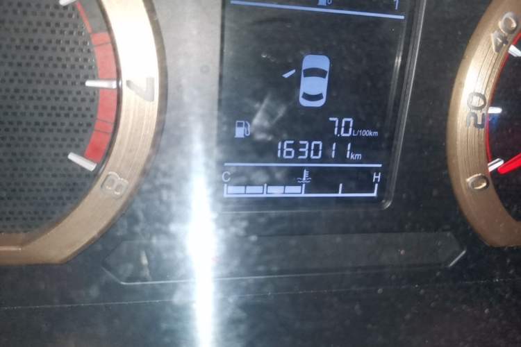 Used FORTHING Lingzhi 2018 M5L 1.6L 7-Seater Luxury Model Odometer Close Up