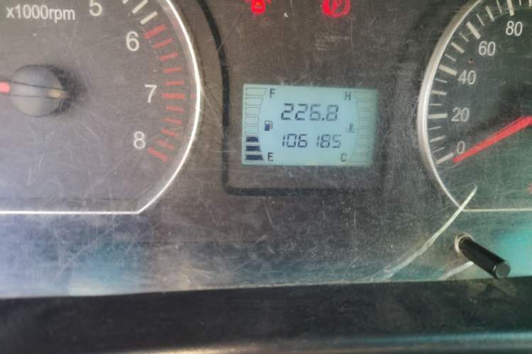 Used FORTHING Lingzhi 2018 M3 1.5L 5-Seat Base Model Odometer Close Up