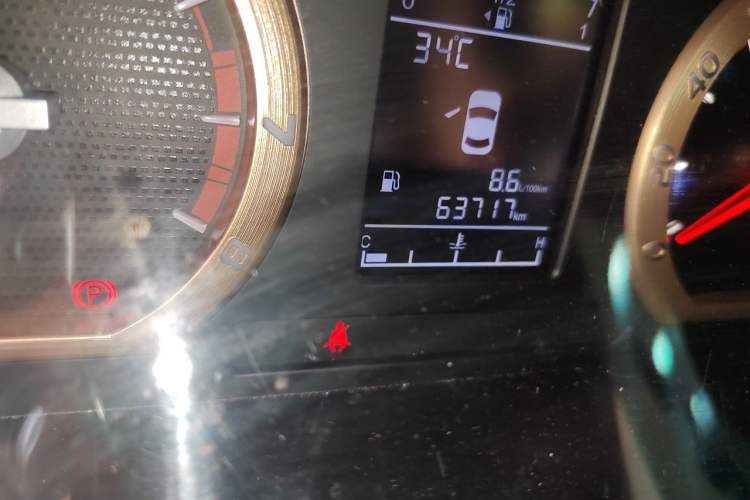 Used FORTHING Lingzhi 2018 M5L 1.6L 7-Seater Comfort Model Odometer Close Up
