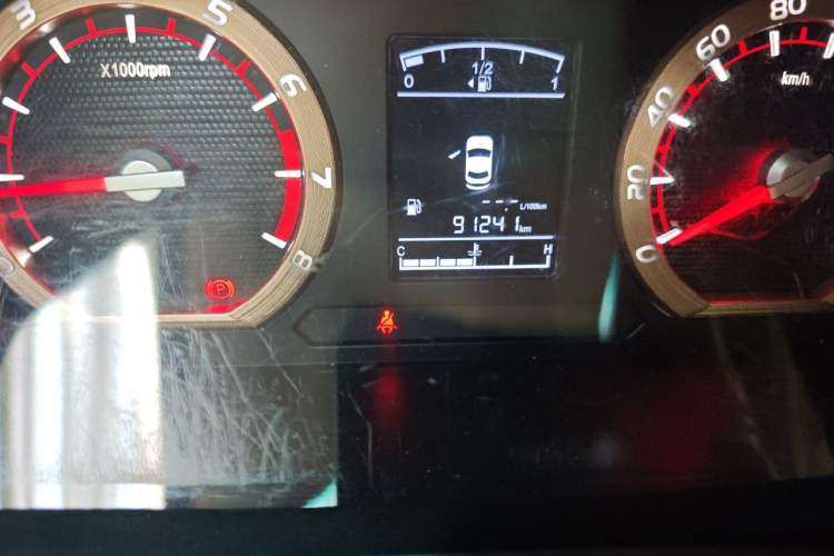 Used FORTHING Lingzhi 2018 M5L 1.6L 9-Seater Comfort Model Odometer Close Up