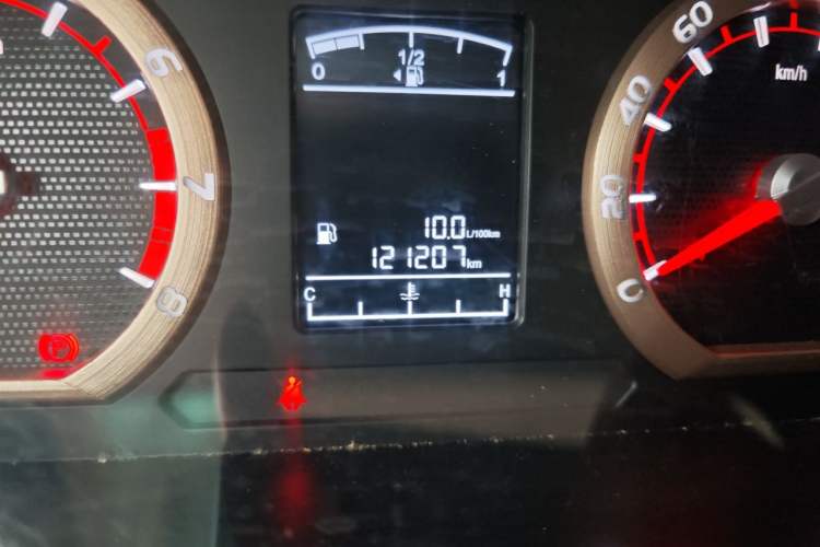 Used FORTHING Lingzhi 2018 M5L 1.6L 7-Seater Luxury Model Odometer Close Up