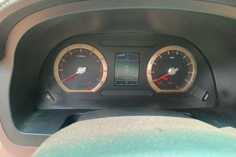 Used FORTHING Lingzhi 2018 M5 1.6L 7-Seater Comfort Model Odometer Close Up