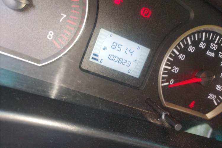 Used FORTHING Lingzhi 2018 M3 1.5L 5-Seat Base Model Odometer Close Up