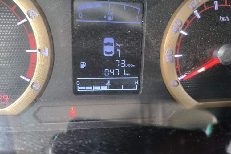 Used FORTHING Lingzhi 2018 M5L 1.6L 7-Seater Luxury Model Odometer Close Up