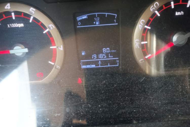 Used FORTHING Lingzhi 2018 M5L 1.6L 7-Seater Luxury Model Odometer Close Up