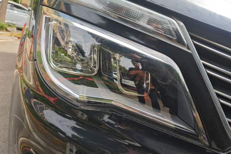 Used FORTHING Lingzhi 2018 M5L 1.6L 7-Seater Comfort Model Right Front Headlight