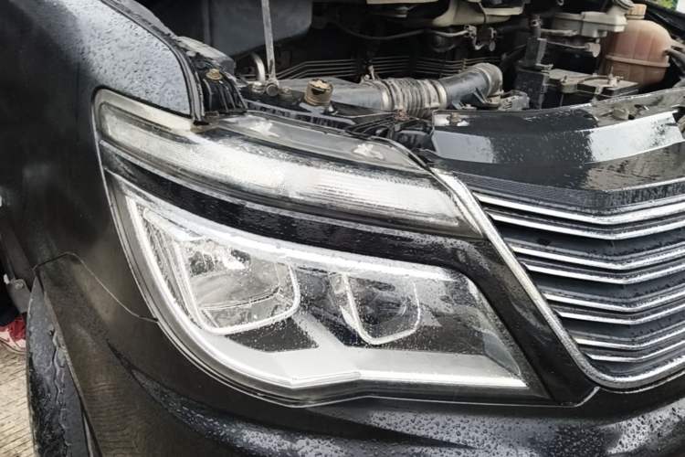 Used FORTHING Lingzhi 2018 M5L 1.6L 7-Seater Luxury Model Right Front Headlight