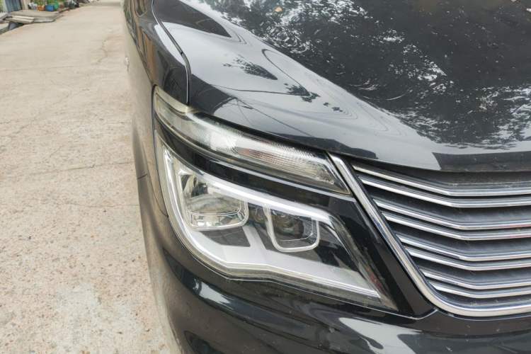 Used FORTHING Lingzhi 2018 M5L 1.6L 7-Seater Luxury Model Right Front Headlight