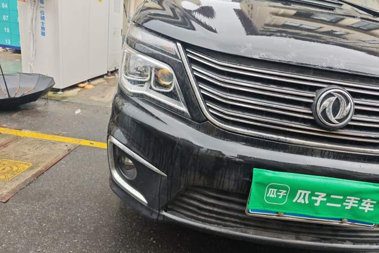 Used FORTHING Lingzhi 2018 M5L 1.6L 7-Seater Luxury Model Right Front Headlight
