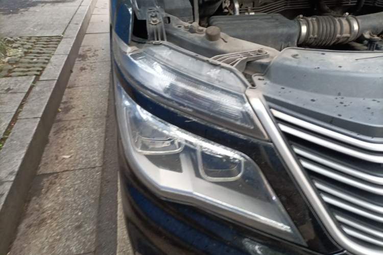 Used FORTHING Lingzhi 2018 M5 1.6L 7-Seater Comfort Model Right Front Headlight