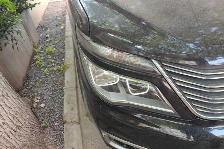 Used FORTHING Lingzhi 2018 M5L 1.6L 7-Seater Luxury Model Right Front Headlight