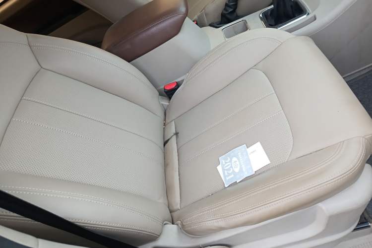 Used FORTHING Lingzhi 2018 M5L 1.6L 7-Seater Luxury Model Right Front Seat