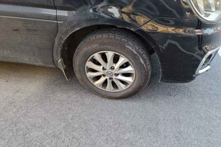 Used FORTHING Lingzhi 2018 M5L 1.6L 7-Seater Luxury Model Right Front Wheel Hub