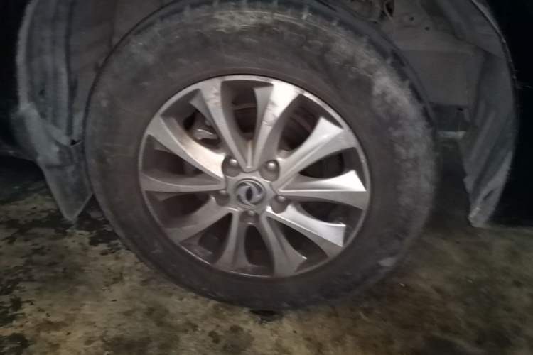 Used FORTHING Lingzhi 2018 M5L 1.6L 7-Seater Luxury Model Right Front Wheel Hub