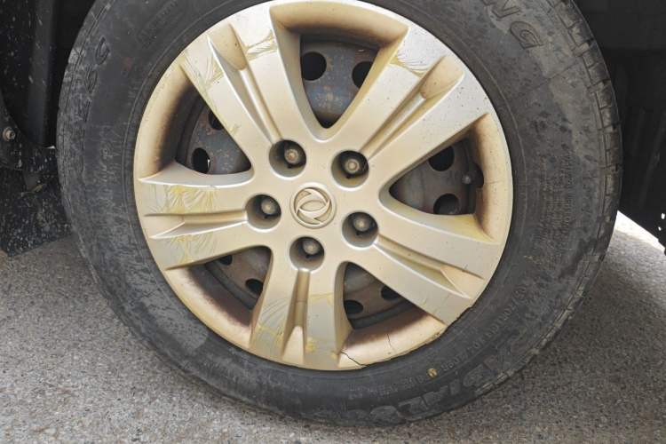 Used FORTHING Lingzhi 2018 M5L 1.6L 7-Seater Comfort Model Right Front Wheel Hub