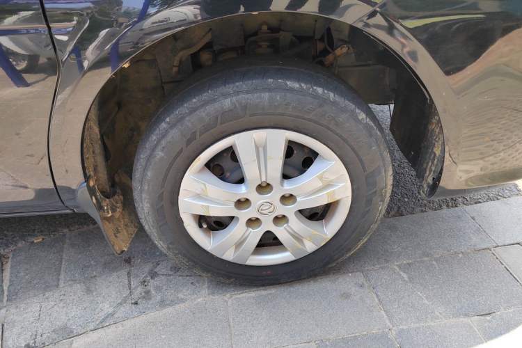 Used FORTHING Lingzhi 2018 M5L 1.6L 7-Seater Comfort Model Right Front Wheel Hub