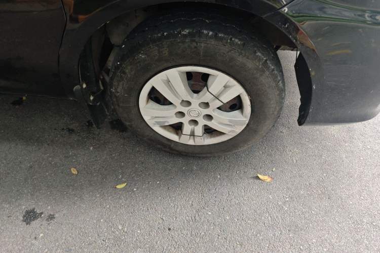 Used FORTHING Lingzhi 2018 M5L 1.6L 9-Seater Comfort Model Right Front Wheel Hub