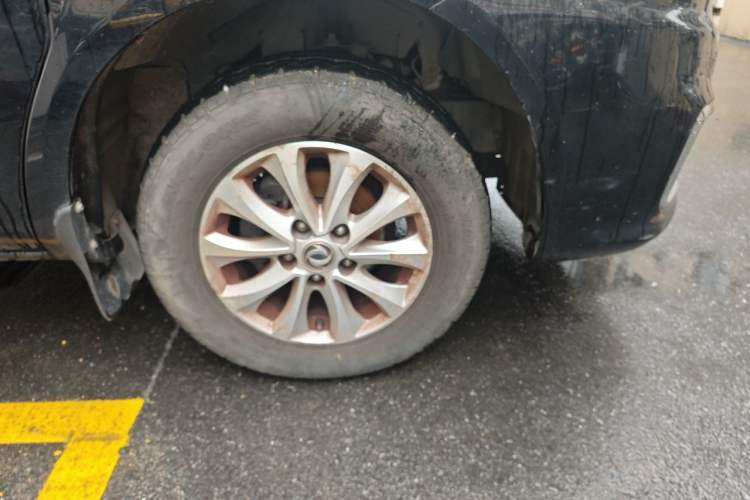 Used FORTHING Lingzhi 2018 M5L 1.6L 7-Seater Luxury Model Right Front Wheel Hub