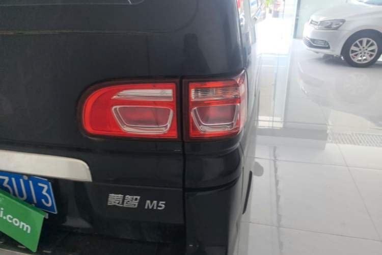 Used FORTHING Lingzhi 2018 M5L 1.6L 7-Seater Comfort Model Right Rear Taillight