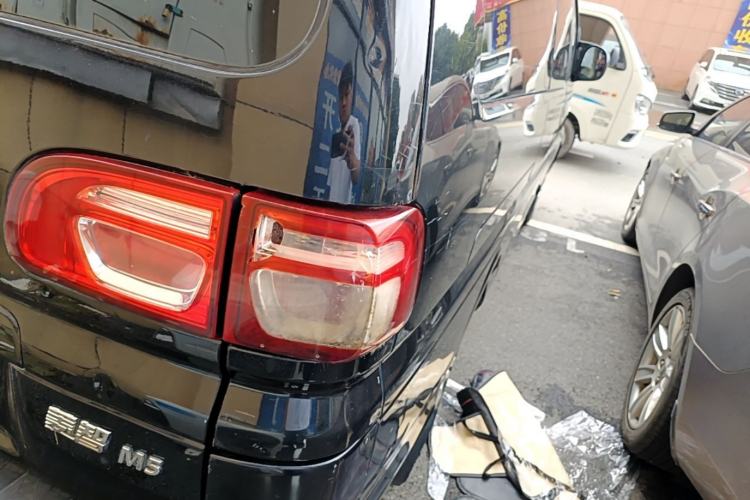 Used FORTHING Lingzhi 2018 M5 1.6L 7-Seater Comfort Model Right Rear Taillight