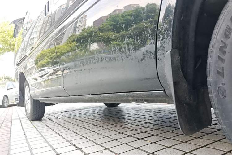 Used FORTHING Lingzhi 2018 M5L 2.0L 7-Seater Comfort Model Right Side Sill