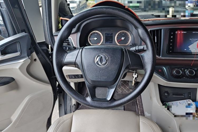 Used FORTHING Lingzhi 2018 M5L 1.6L 7-Seater Luxury Model Steering Wheel