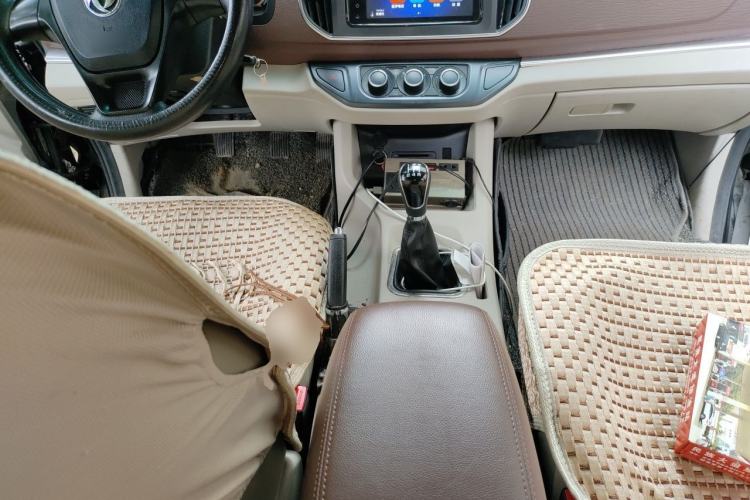 Used FORTHING Lingzhi 2018 M5L 1.6L 7-Seater Luxury Model Steering Wheel