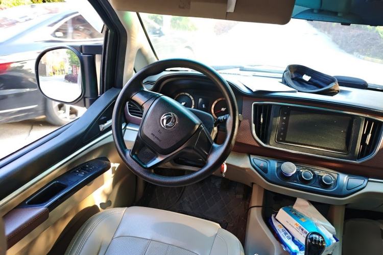 Used FORTHING Lingzhi 2018 M5L 1.6L 7-Seater Luxury Model Steering Wheel