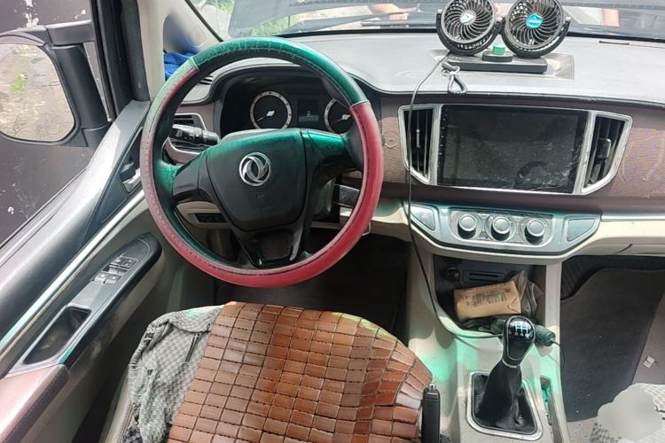 Used FORTHING Lingzhi 2018 M5L 1.6L 7-Seater Luxury Model Steering Wheel