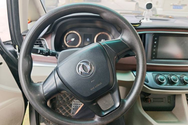 Used FORTHING Lingzhi 2018 M5L 1.6L 7-Seater Luxury Model Steering Wheel