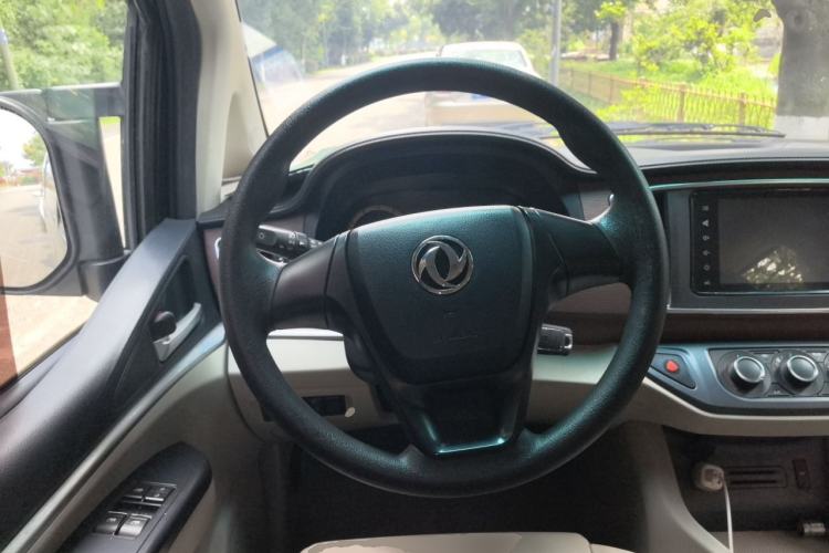 Used FORTHING Lingzhi 2018 M5L 1.6L 7-Seater Luxury Model Steering Wheel