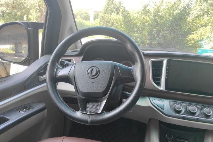 Used FORTHING Lingzhi 2018 M5L 1.6L 7-Seater Comfort Model Steering Wheel