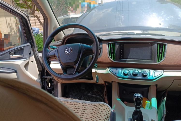 Used FORTHING Lingzhi 2018 M5 1.6L 7-Seater Comfort Model Steering Wheel