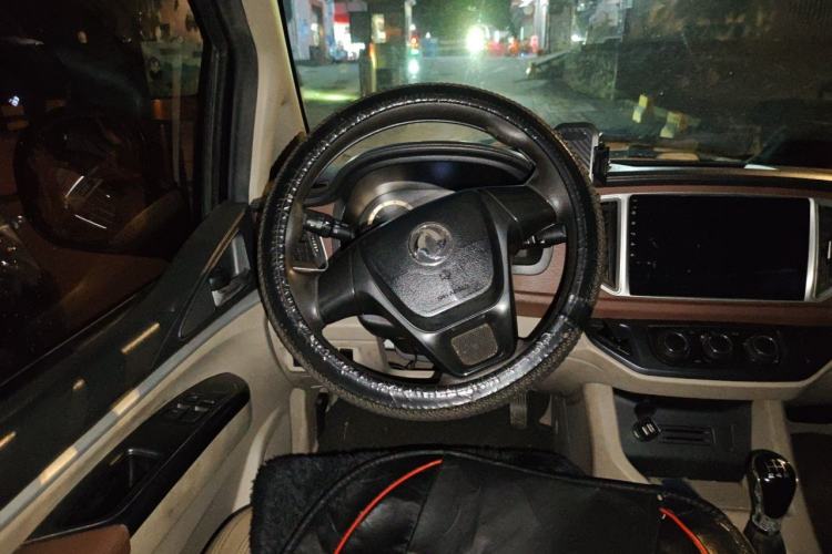 Used FORTHING Lingzhi 2018 M5 1.6L 7-Seater Comfort Model Steering Wheel
