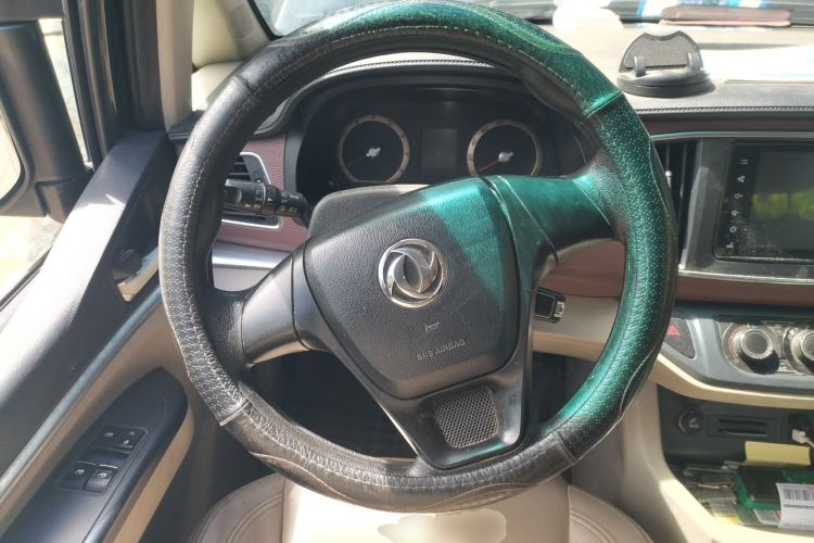 Used FORTHING Lingzhi 2018 M5L 1.6L 7-Seater Luxury Model Steering Wheel