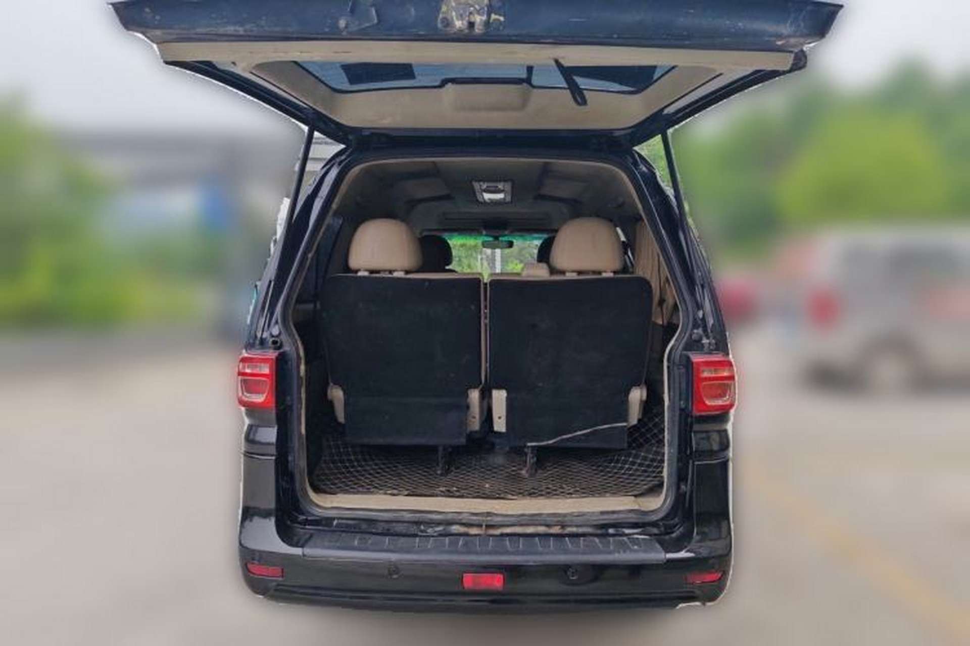 Used FORTHING Lingzhi 2018 M5 1.6L 7-Seater Luxury Model Trunk