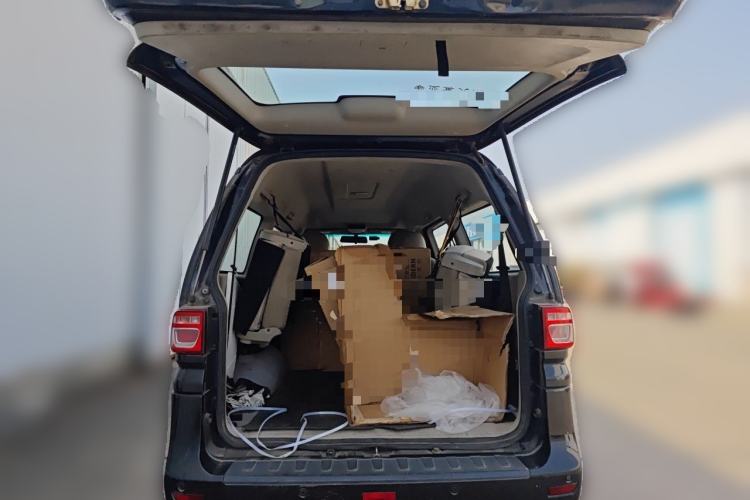 Used FORTHING Lingzhi 2018 M5L 1.6L 7-Seater Luxury Model Trunk