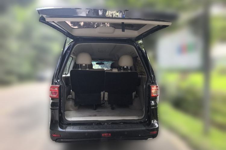 Used FORTHING Lingzhi 2018 M5L 1.6L 7-Seater Luxury Model Trunk