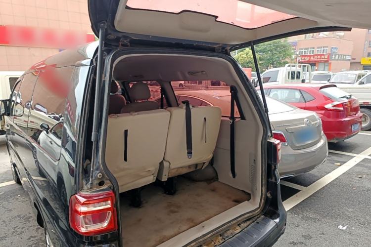 Used FORTHING Lingzhi 2018 M5 1.6L 7-Seater Comfort Model Trunk