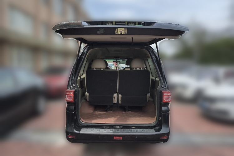 Used FORTHING Lingzhi 2018 M5L 1.6L 7-Seater Luxury Model Trunk